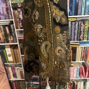 Chic Floral Paisley Scarf